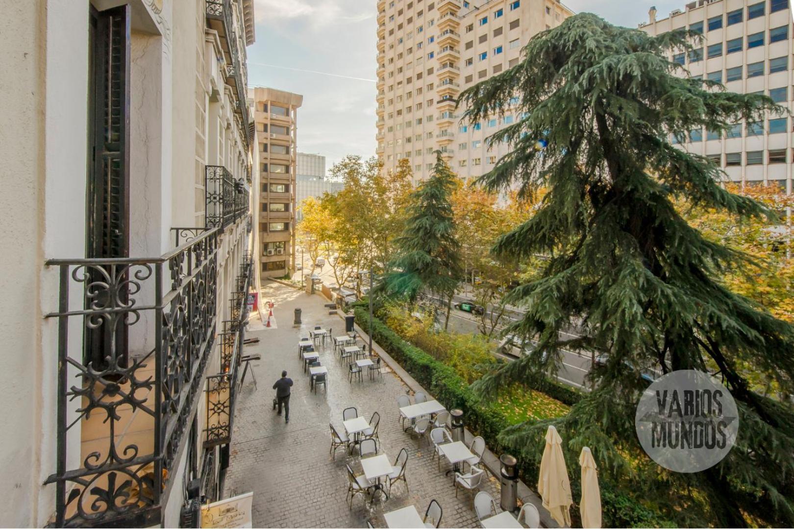 Vistas Panoramicas Para 5 En Duque De Osuna 8 Madrid Exterior photo